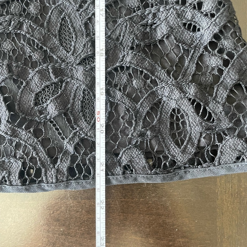 Ann Taylor Black Lace Detail Top in size medium - Picture 10 of 10